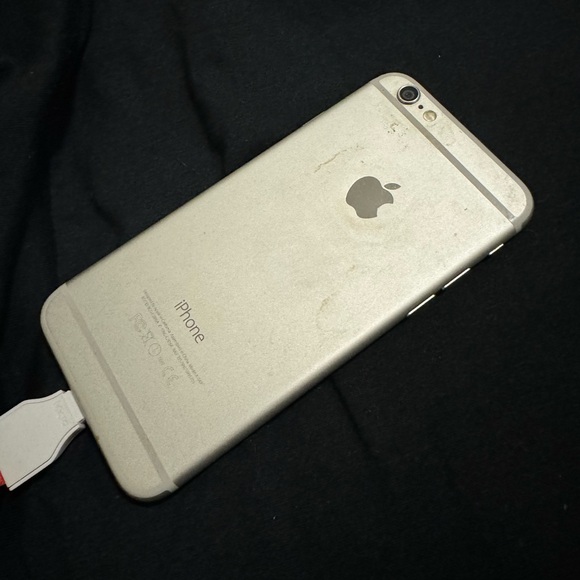iPhone 6 16 GB Used but Good Condition No Sim Card No Cracks - Picture 3 of 11